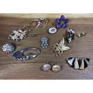 Vintage Brooches & Jewelry Clip On Earrings Pins Earrings